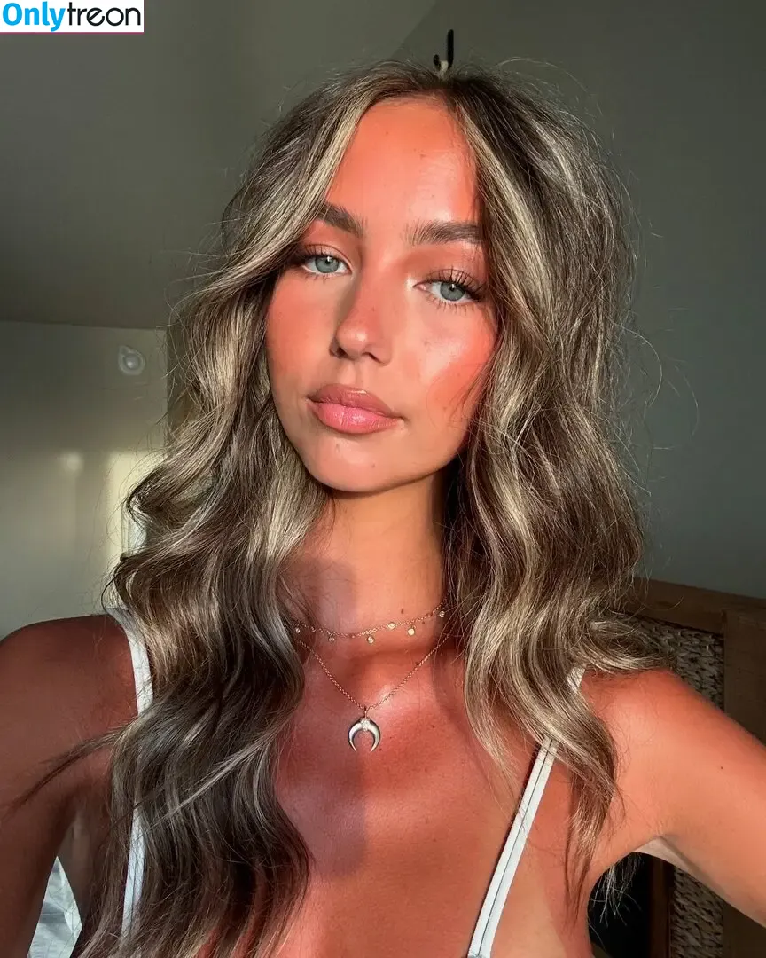 Avry Justis nude photo #0070 (avryjustis)
