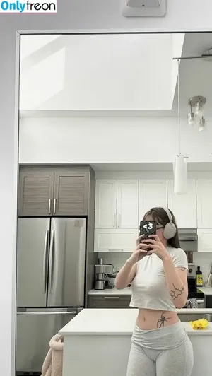 awholelottazozo / zozothewoodelf nude photo #0557