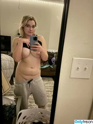 AwryNarwhal03 / AwRyNarOF / Awrynar / warner.case nude photo #0001