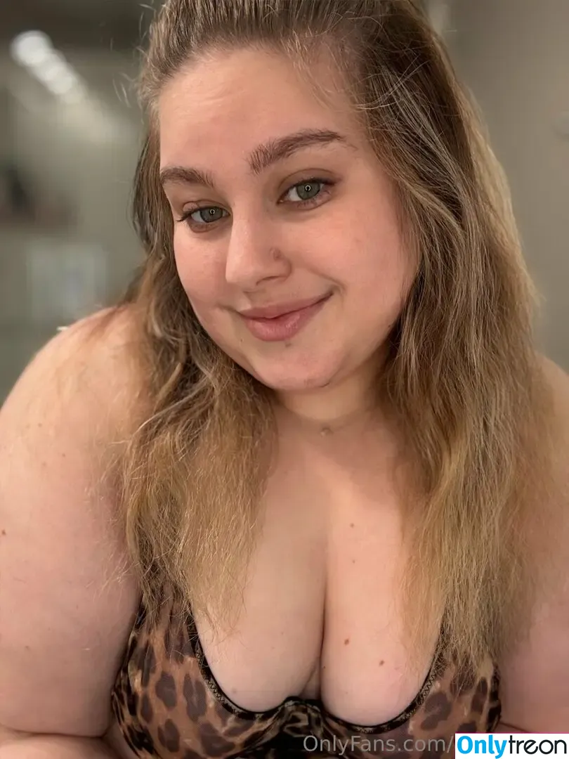 axhleyjxde nude photo #0016 (poeticabeauvoir)
