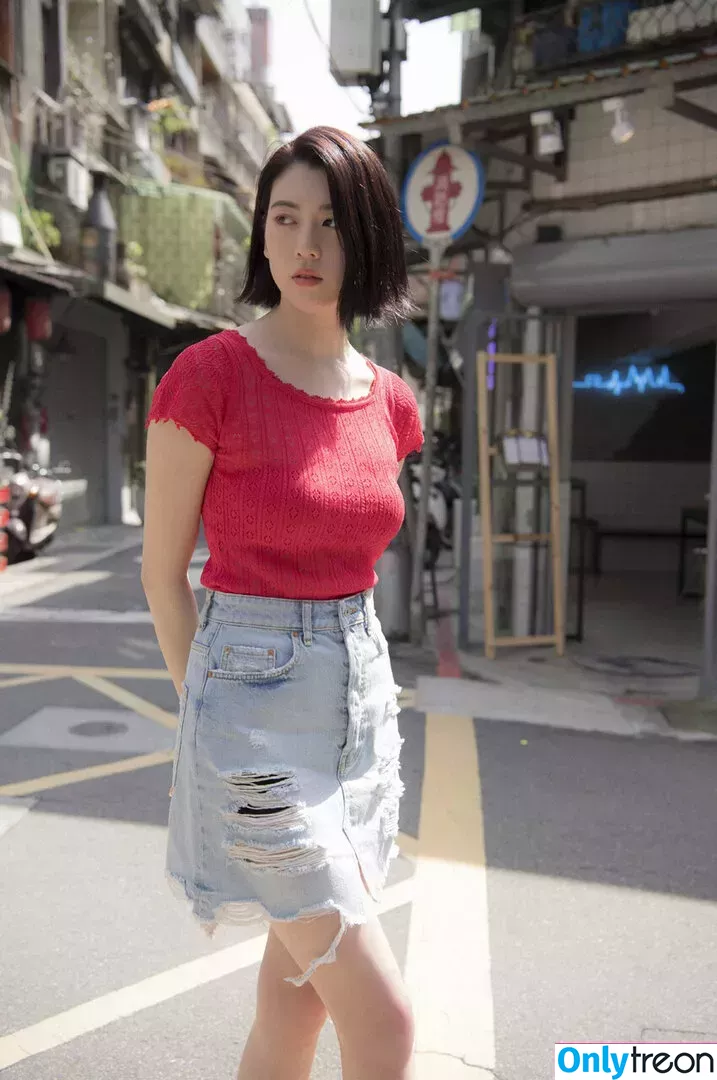 Ayaka Miyoshi nude photo #0430 (miyoshi.aa)
