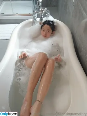 ayakensingtonsdiary / triciadonegan nude photo #0041