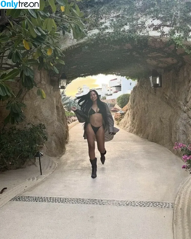 Ayesha Curry nude photo #0011 (ayeshacurry)