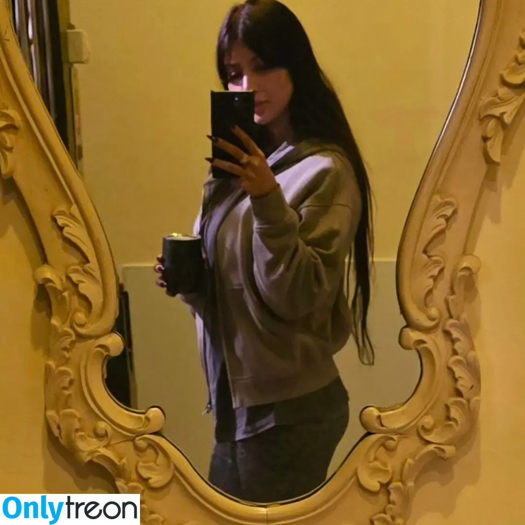 Ayesha Takia nude photo #0032 (ayeshatakia)