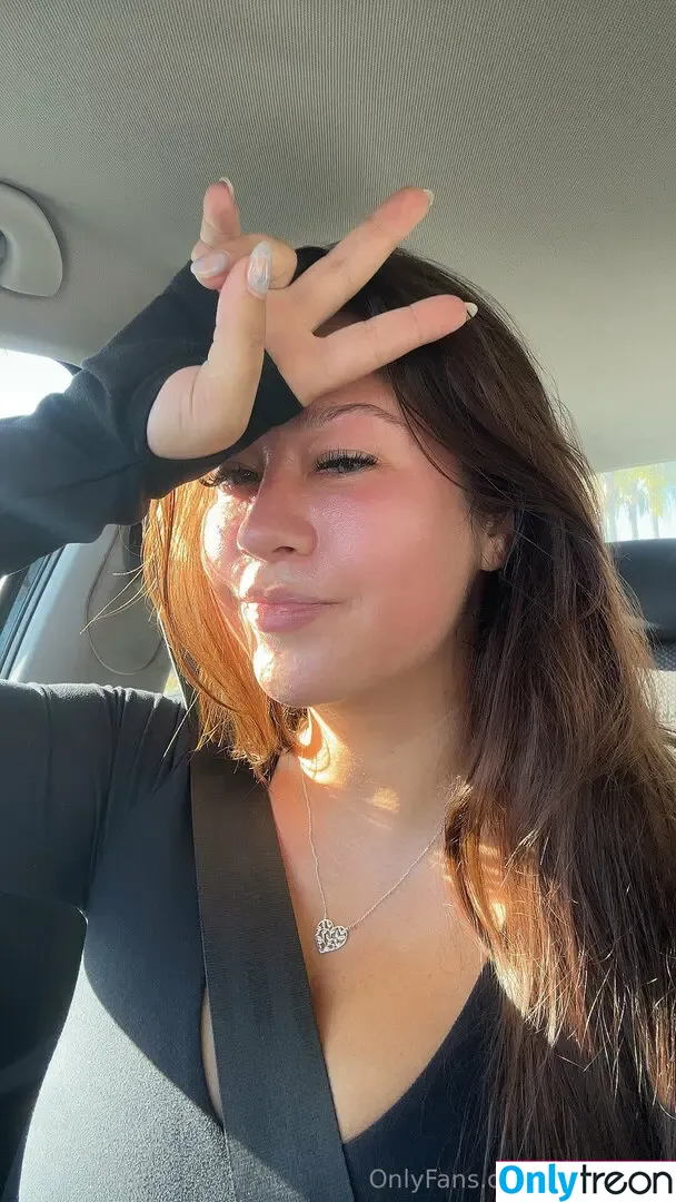 azaliialexi nude photo #0002 (azalialexi)