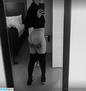 AzidMilk nude photo #0011