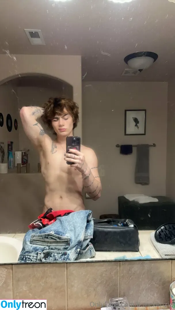 b.mckenzie nude photo #0034 (moonchild_108)