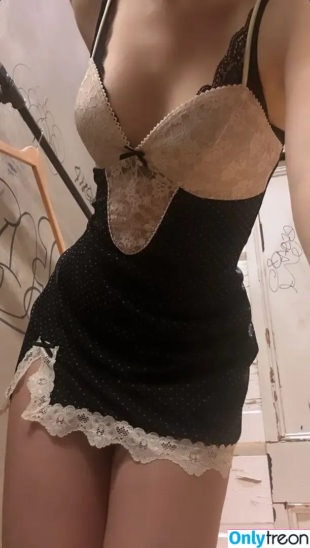 B6bybat nude photo #0014 (B6bybat)