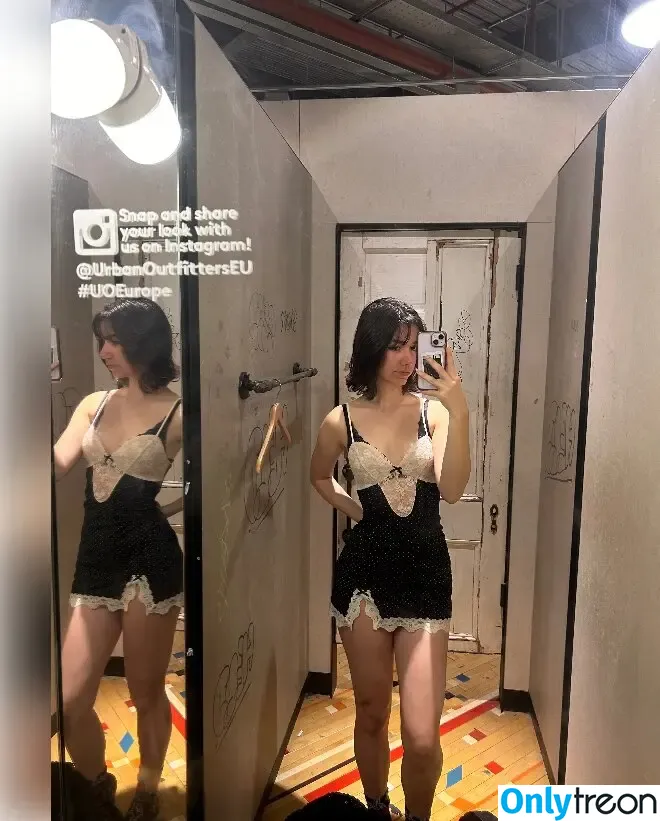 B6bybat nude photo #0015 (B6bybat)