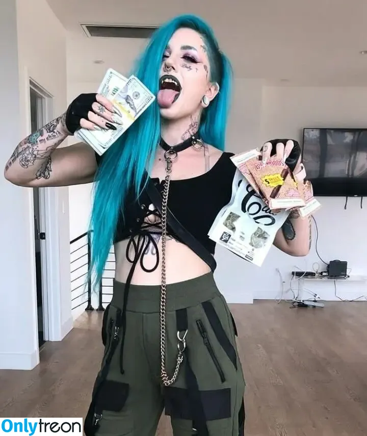 Baby Goth голая photo #0003 (babygoth)