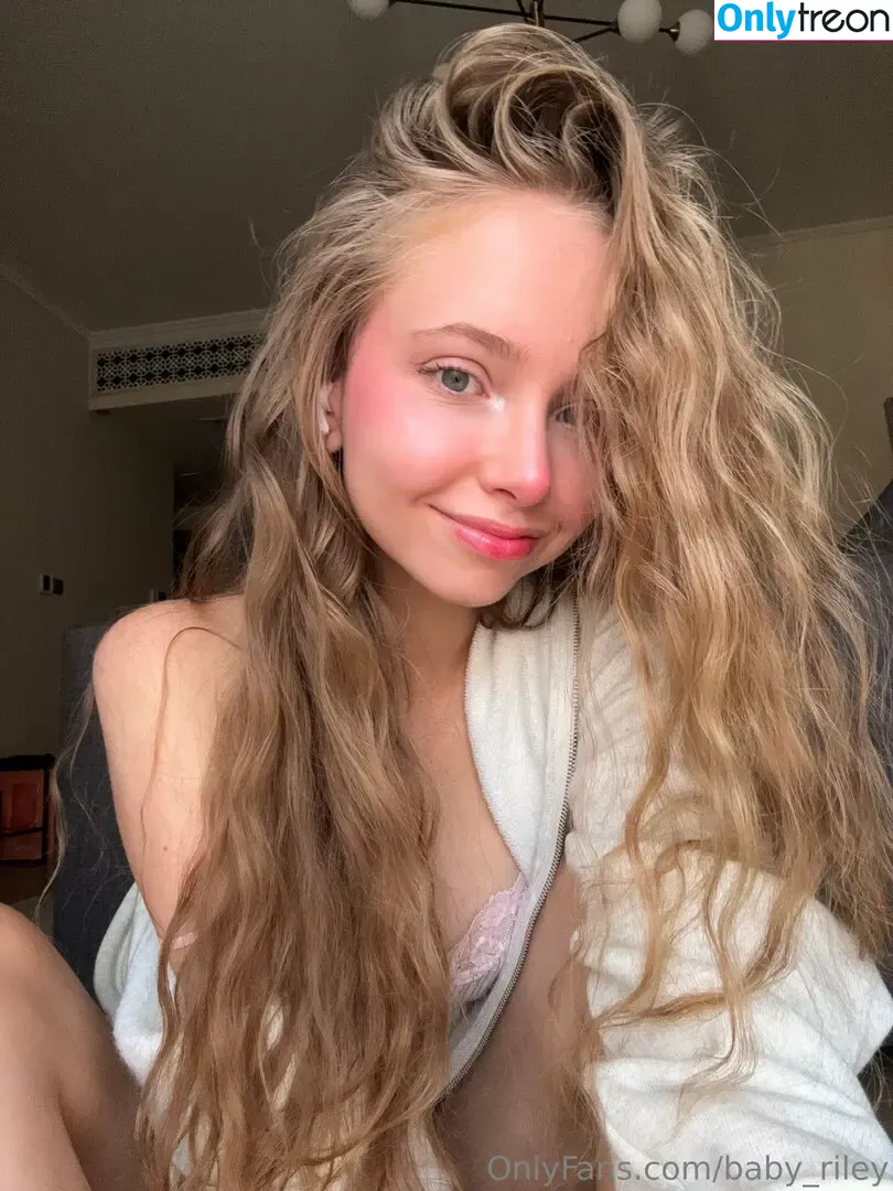 Baby Riley nude photo #0223 (baby_riley / babyrileey / sweet_riley)