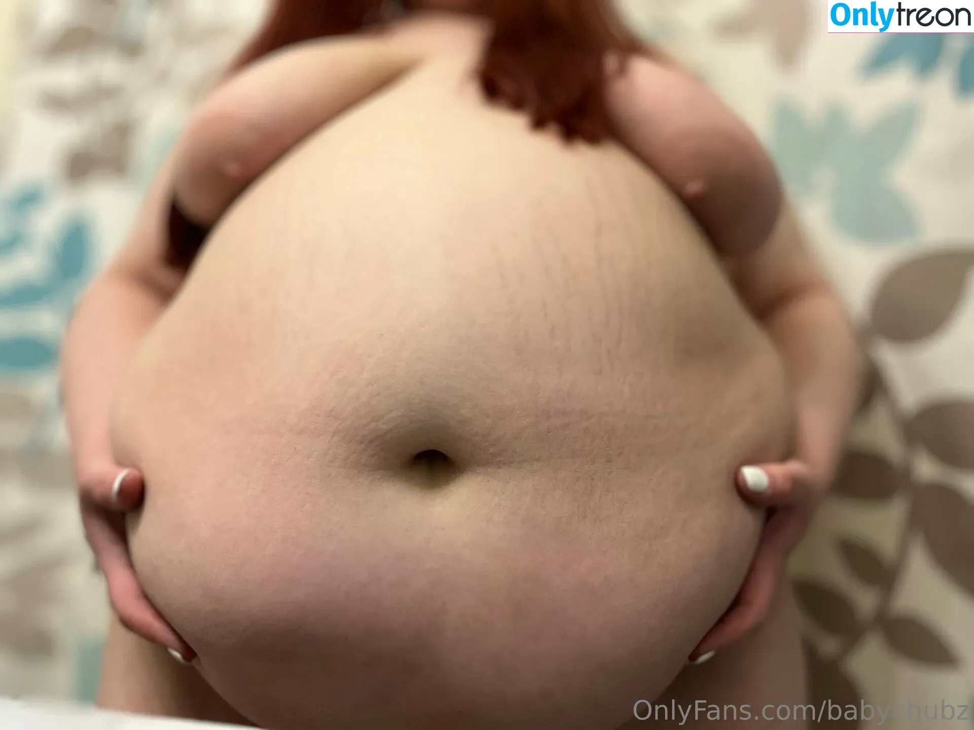 babychubz nude photo #0003 (babyychubz)