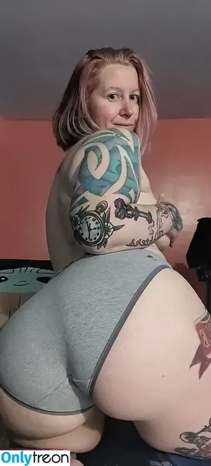 babyyoda909 / babyyodavibes nude photo #0003