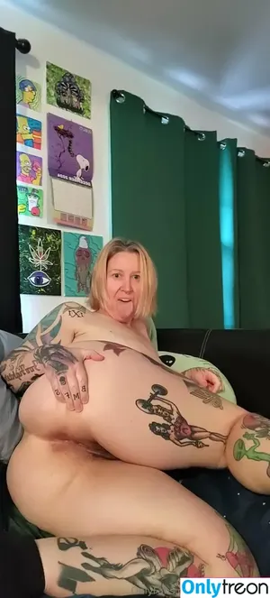 babyyoda909 / babyyodavibes nude photo #0007