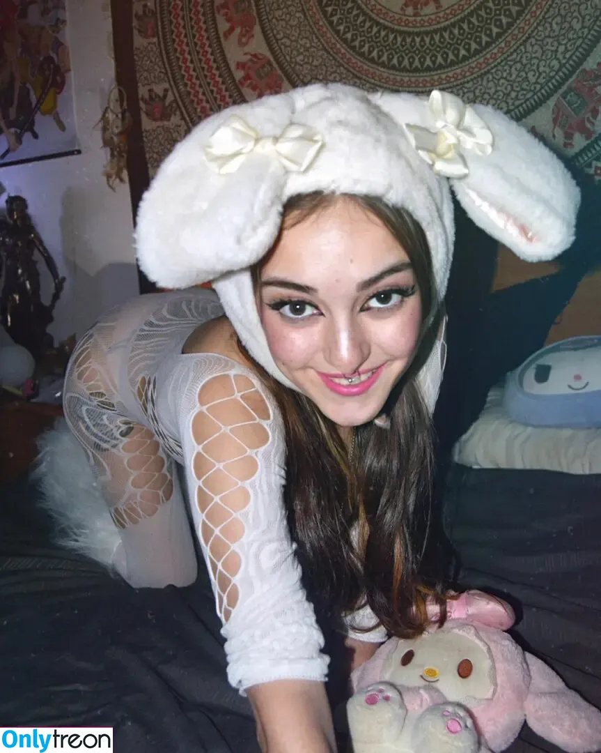 Badbixbrart nude photo #0021 (Badbixbratz)