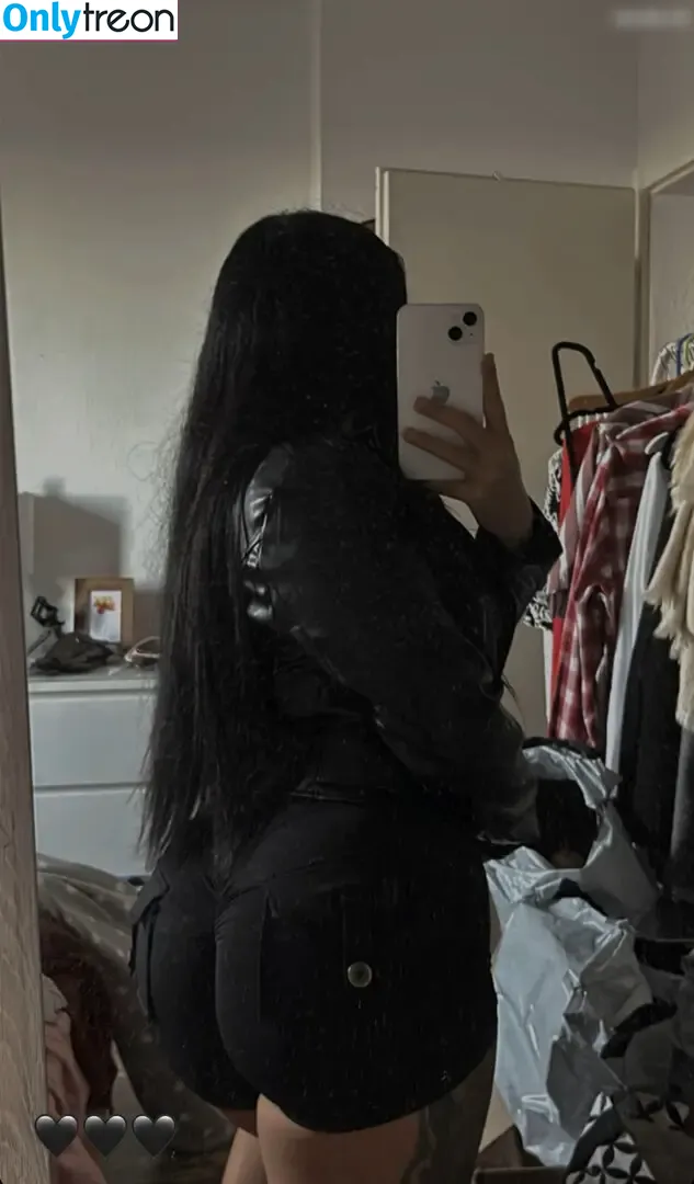 Badbxnny nude photo #0050 (_annibxnny_)