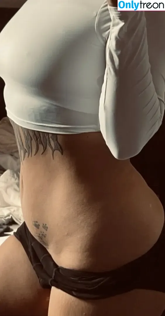 Badbxnny nude photo #0060 (_annibxnny_)