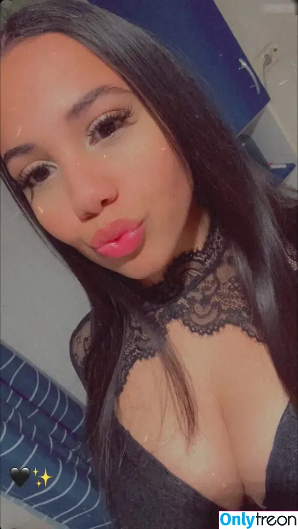 Badbxnny nude photo #0099 (_annibxnny_)