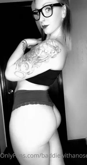 baddiewithanosering / baddie_keke1 фото голая #0018