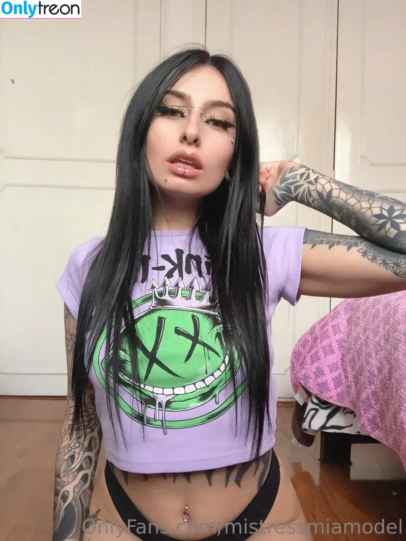 badkittymia nude photo #0043 (theebadbk)