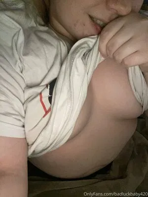 badluckbaby420 / badlu_ck420 фото голая #0021