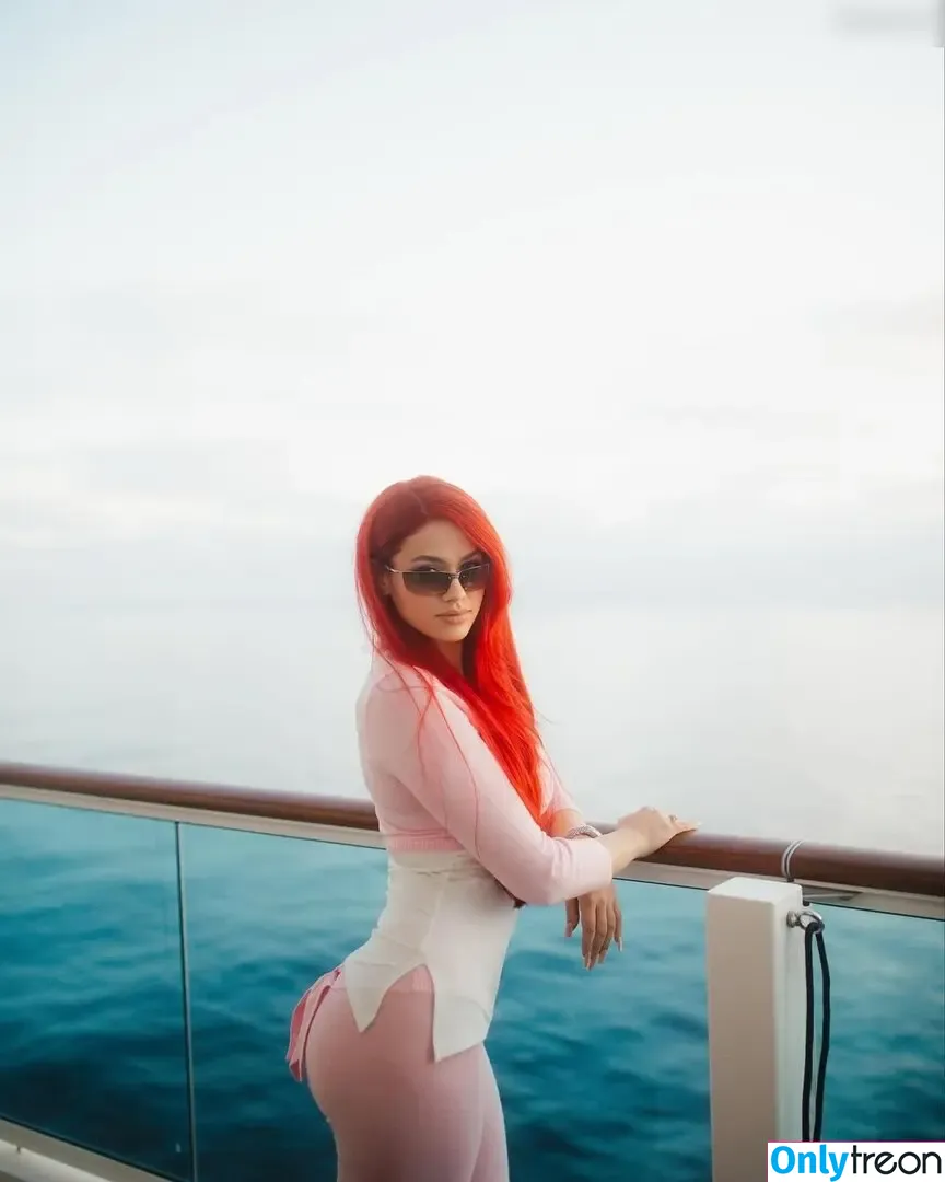 Badmómzjay голая photo #0584 (badmomzjay)