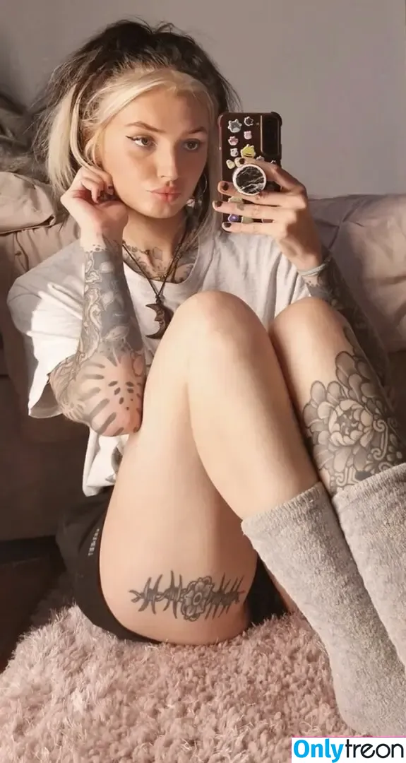 Badmoon nude photo #0023 (shopbadmoon / thebadmoon)