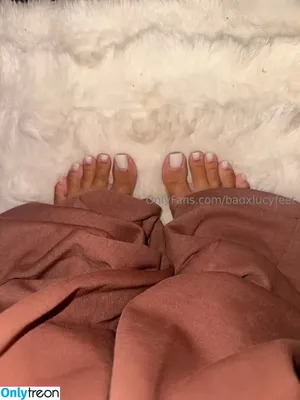 Badxlucyfeet / paulinasprettyfeet nude photo #0026