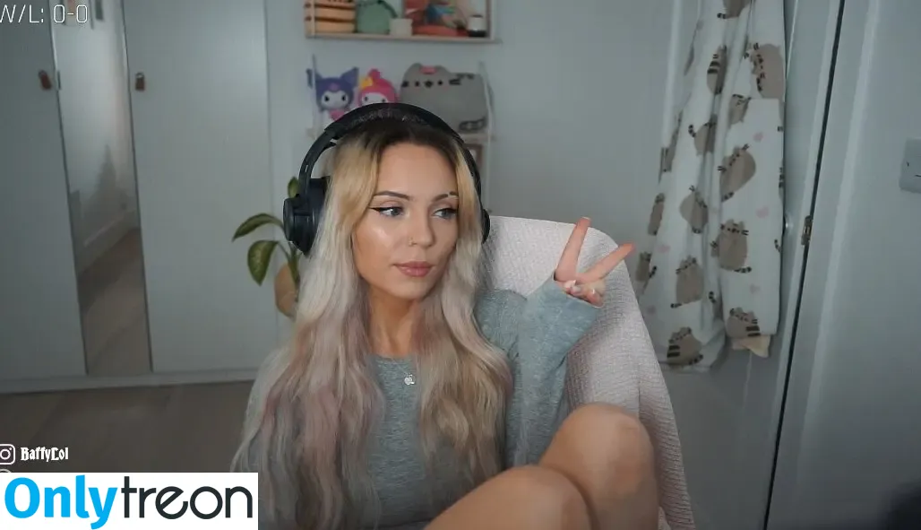 Baffy nude photo #0030 (buffylovesvampires / missbaffytwitch)