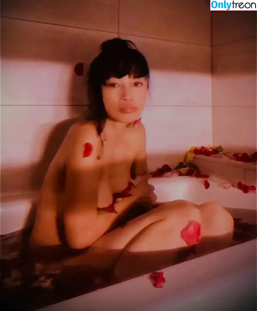 Bai Ling nude photo #1392 (iambailing)