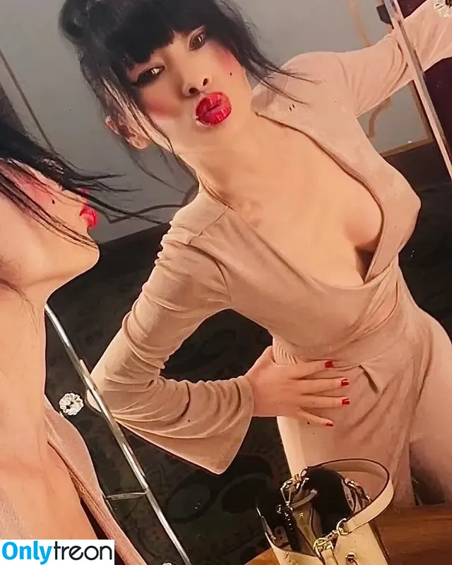 Bai Ling nude photo #1421 (iambailing)