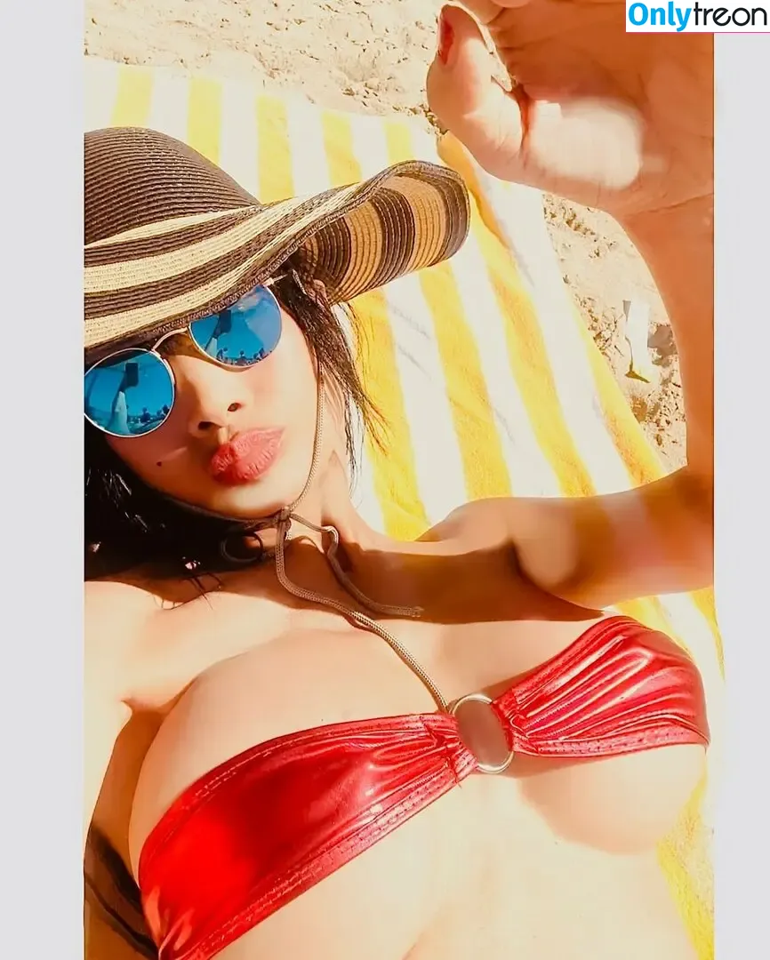 Bai Ling nude photo #1474 (iambailing)