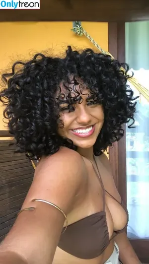 Baianinhapopozuda / Raissa Martins / raissamartinsrb nude photo #0003