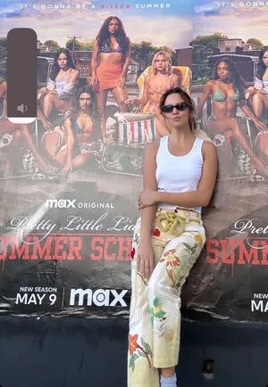 Bailee Madison / baileemadison / bailey_madis0n nude photo #0031