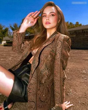 Bailee Madison / baileemadison / bailey_madis0n nude photo #0068