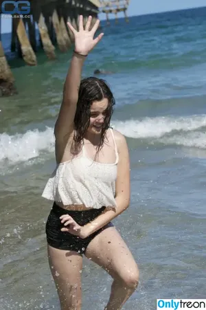 Bailee Madison / baileemadison nude photo #0610
