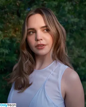 Bailee Madison / baileemadison / bailey_madis0n nude photo #0642