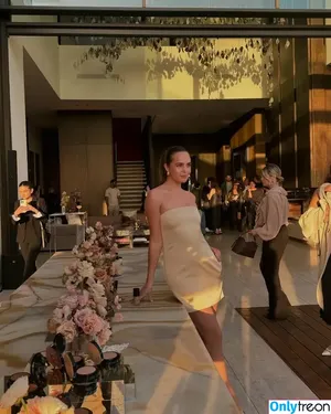 Bailee Madison / baileemadison / bailey_madis0n nude photo #0664