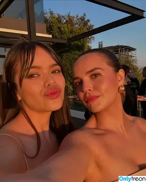 Bailee Madison / baileemadison / bailey_madis0n nude photo #0667