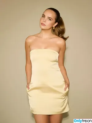 Bailee Madison / baileemadison / bailey_madis0n nude photo #0670