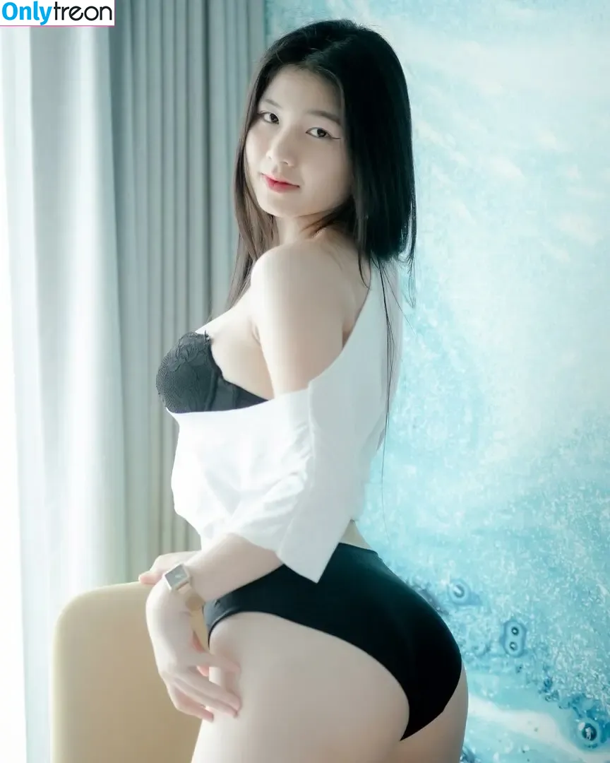 baitoey nude photo #0002 (baitoey2904 / toey.suthasini)