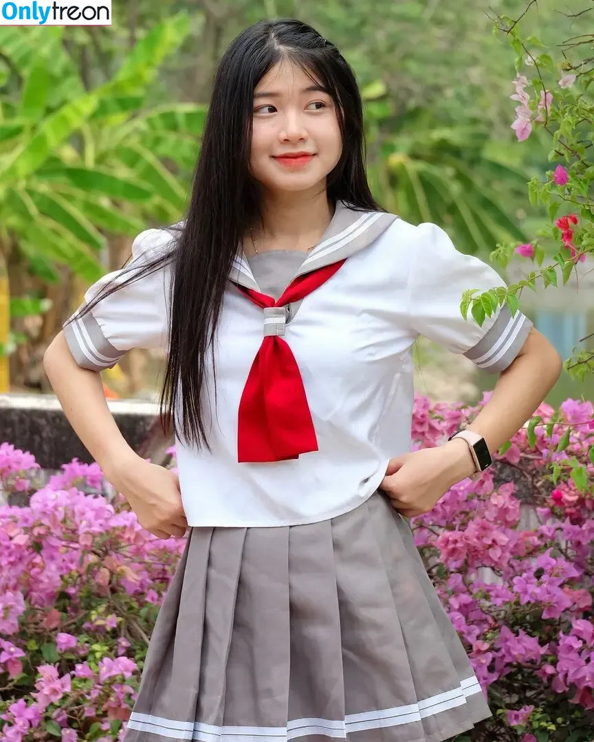 baitoey nude photo #0045 (baitoey2904 / toey.suthasini)