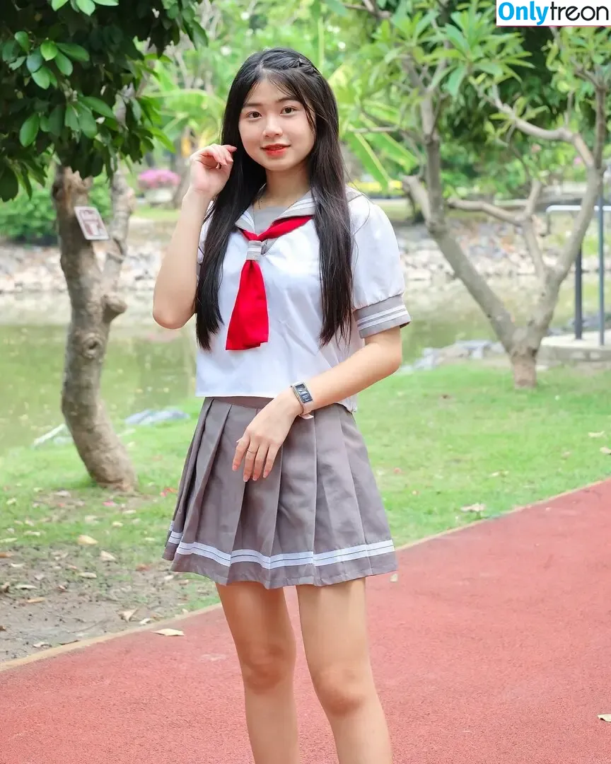 baitoey nude photo #0047 (baitoey2904 / toey.suthasini)