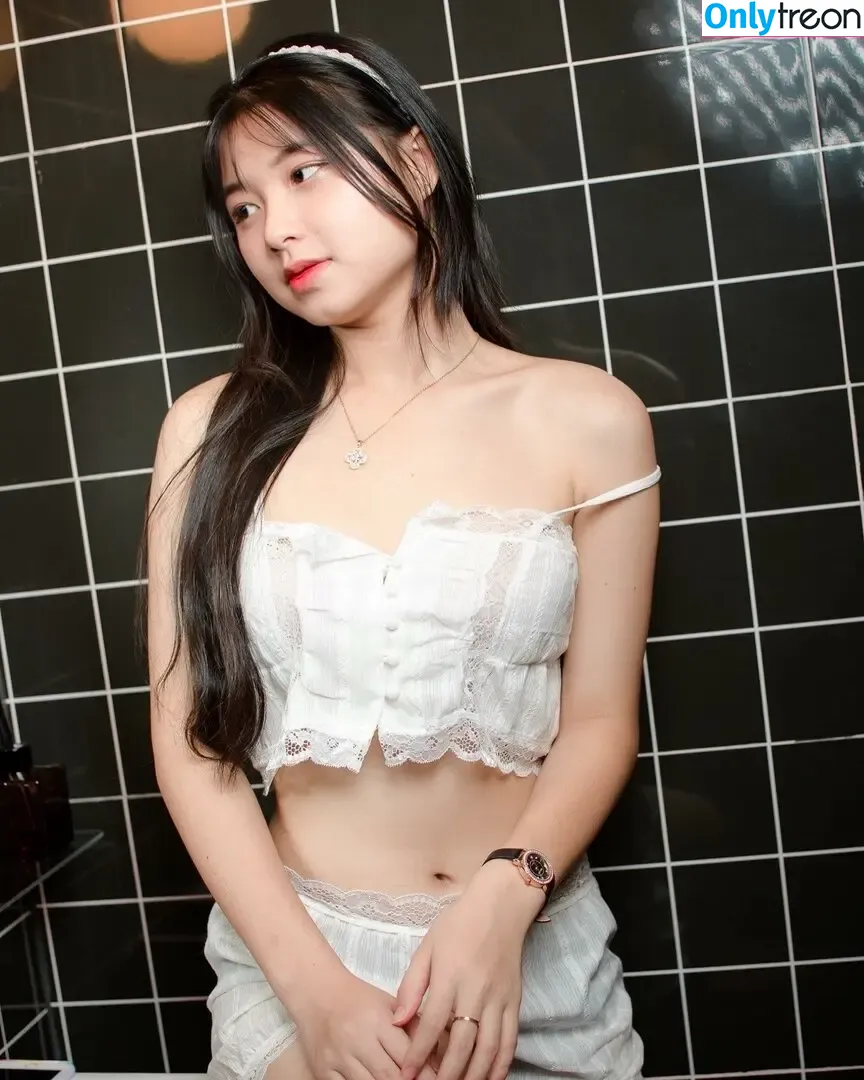 baitoey nude photo #0078 (baitoey2904 / toey.suthasini)