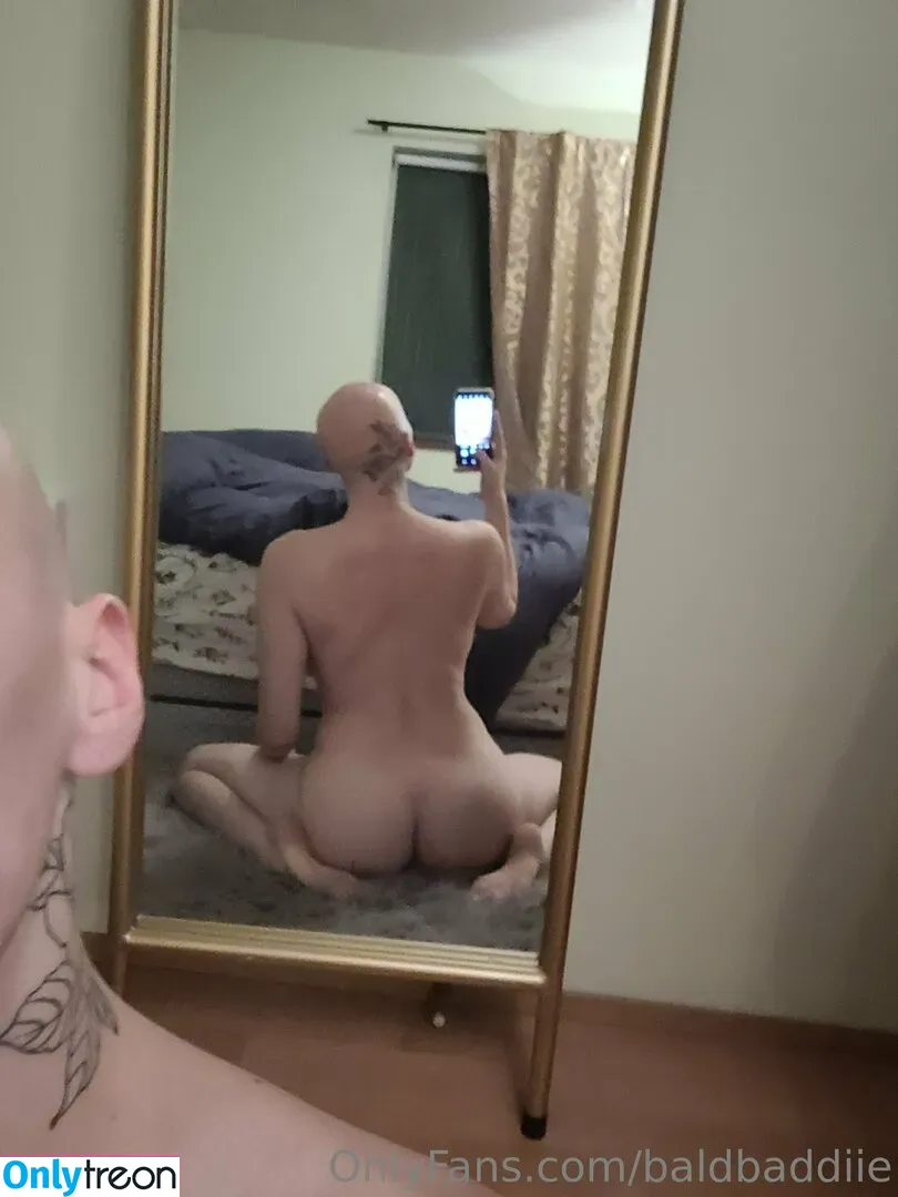 baldbaddiie голая photo #0002 (bald_baddie)