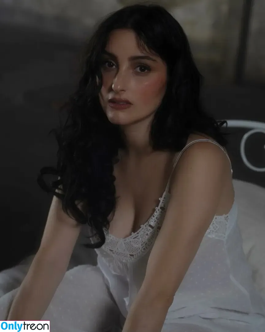 Banks nude photo #0025 (hernameisbanks)