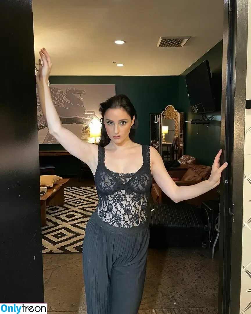 Banks голая photo #0035 (hernameisbanks)