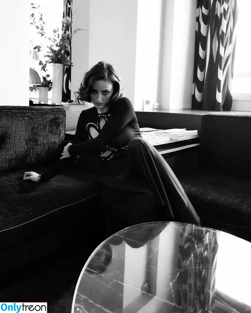 Banks голая photo #0056 (hernameisbanks)