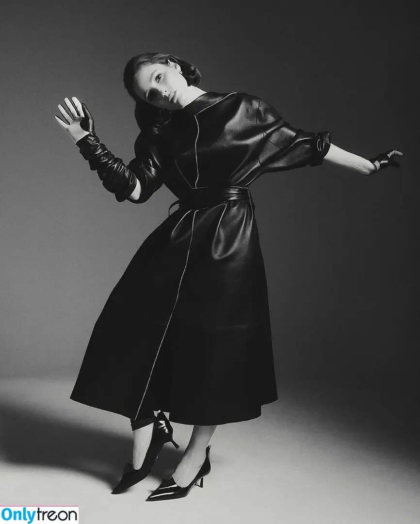 Banks голая photo #0120 (hernameisbanks)
