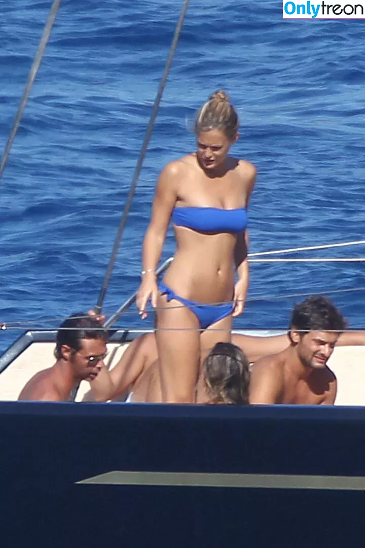 Bar Refaeli nude photo #0216 (barrefaeli)